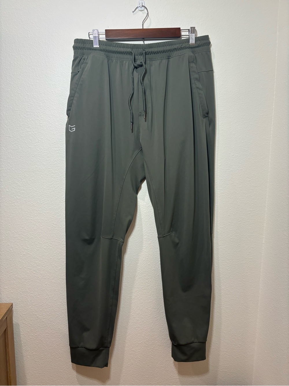 Gymreapers Men's Performance Training Joggers Olive Green Athletic Pants Size XL